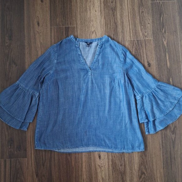 GAP Tops - 💙 Gap Chambray Tiered Bell Sleeve 100% Lyocell Size L/XL Soft Oversized Western